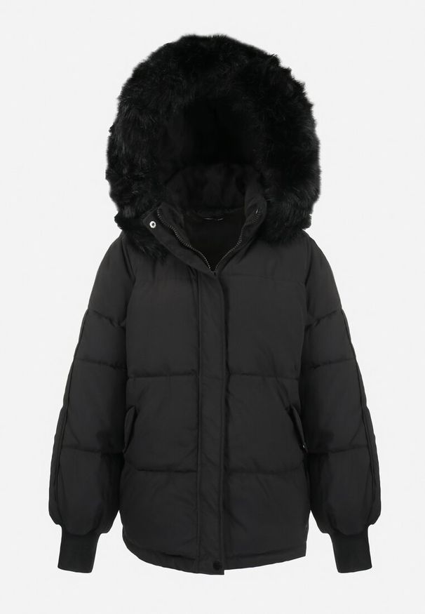 Born2be - Czarna Kurtka Oversize z Futrzanym Kapturem Vugovi. Kolor: czarny. Materiał: futro. Długość rękawa: długi rękaw. Długość: długie. Wzór: aplikacja. Sezon: zima