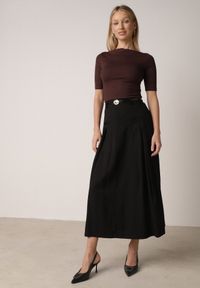 Born2be - Czarna Wiskozowa Spódnica o Rozkloszowanym Kroju z Plisami i Paskiem Rolea. Okazja: na co dzień. Kolor: czarny. Materiał: wiskoza. Styl: casual, elegancki, klasyczny #3