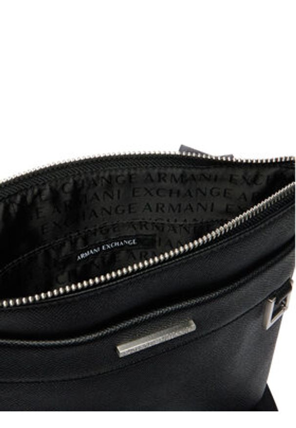 Armani Exchange Saszetka XM002039 AF19931 UC001 Czarny. Kolor: czarny. Materiał: skóra