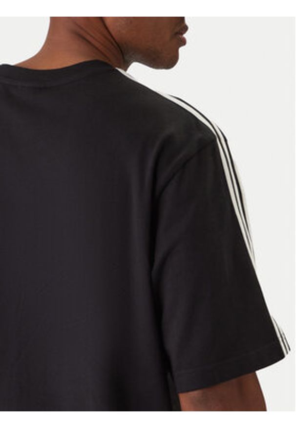 Adidas - adidas T-Shirt adicolor 3-Stripes KD4095 Czarny Oversize. Kolor: czarny. Materiał: bawełna