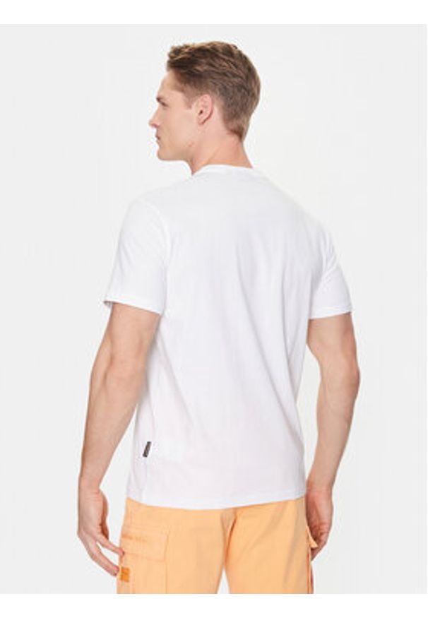 Napapijri T-Shirt Salis NP0A4H8D Biały Regular Fit. Kolor: biały. Materiał: bawełna