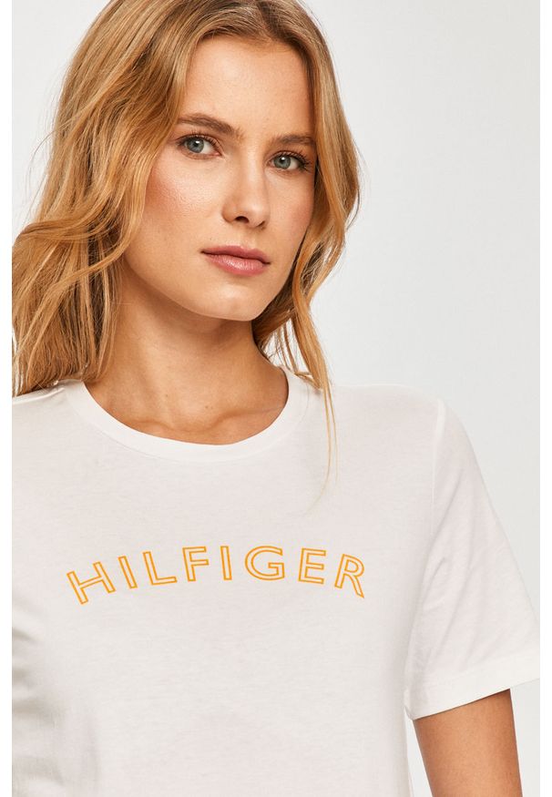 TOMMY HILFIGER - Tommy Hilfiger - T-shirt. Okazja: na co dzień. Kolor: biały. Materiał: bawełna, dzianina. Wzór: nadruk. Styl: casual