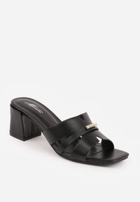 Born2be - Czarne Klapki na Słupku z Kwadratowym Noskiem i Metaliczną Aplikacją Sivrinah. Okazja: na co dzień. Kolor: czarny. Materiał: jeans. Wzór: aplikacja. Sezon: lato. Obcas: na słupku. Styl: casual, elegancki, klasyczny #6