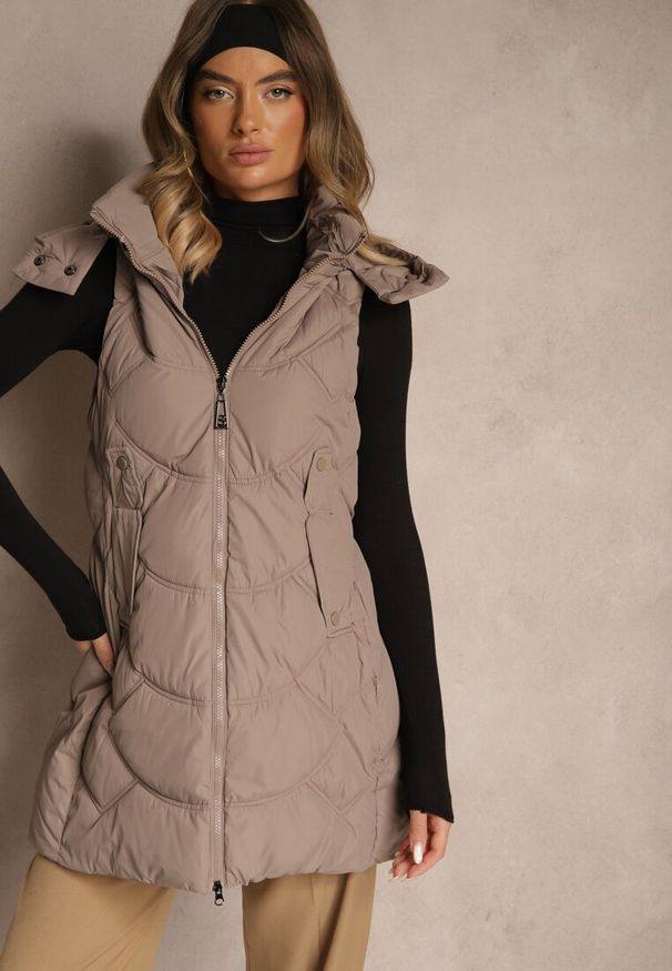 Renee - Ciemnobeżowa Pikowana Kamizelka z Odpinanym Kapturem Tulanea. Okazja: na co dzień. Kolor: beżowy. Materiał: jeans. Styl: casual