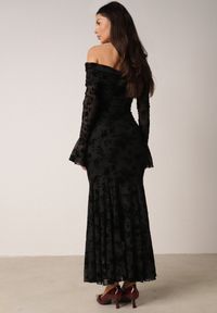 Born2be - Czarna Koktajlowa Sukienka VICES z Odkrytymi Ramionami i Welurowym Wzorem Drensyss. Kolor: czarny. Materiał: welur. Typ sukienki: z odkrytymi ramionami. Styl: wizytowy #8