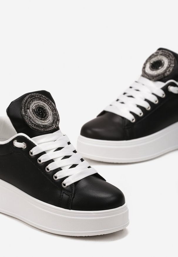 Renee - Czarne Sneakersy na Platformie z Cyrkoniami na Szerokim Języku Esirel. Nosek buta: okrągły. Zapięcie: sznurówki. Kolor: czarny. Obcas: na platformie. Wysokość obcasa: niski
