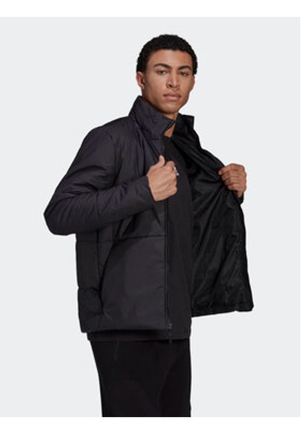 Adidas - adidas Kurtka zimowa Bsc 3-Stripes HG8758 Czarny Regular Fit. Kolor: czarny. Materiał: syntetyk. Sezon: zima