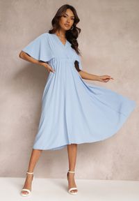 Renee - Niebieska Sukienka z Gumką w Talii Krótkim Rękawem i Kopertowym Dekoltem Kelila. Kolor: niebieski. Długość rękawa: krótki rękaw. Typ sukienki: kopertowe. Długość: midi #1