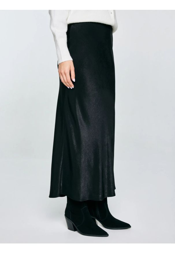 Big-Star - Spódnica damska midi satynowa czarna Eleni 906. Okazja: na co dzień. Kolor: czarny. Materiał: satyna. Styl: wizytowy, casual, elegancki