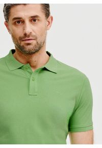 Pako Lorente - PAKO LORENTE – Gładki t-shirt polo w zielonym kolorze. Okazja: na co dzień. Typ kołnierza: polo. Kolor: szary, oliwkowy, zielony. Materiał: bawełna. Wzór: gładki. Styl: casual #3
