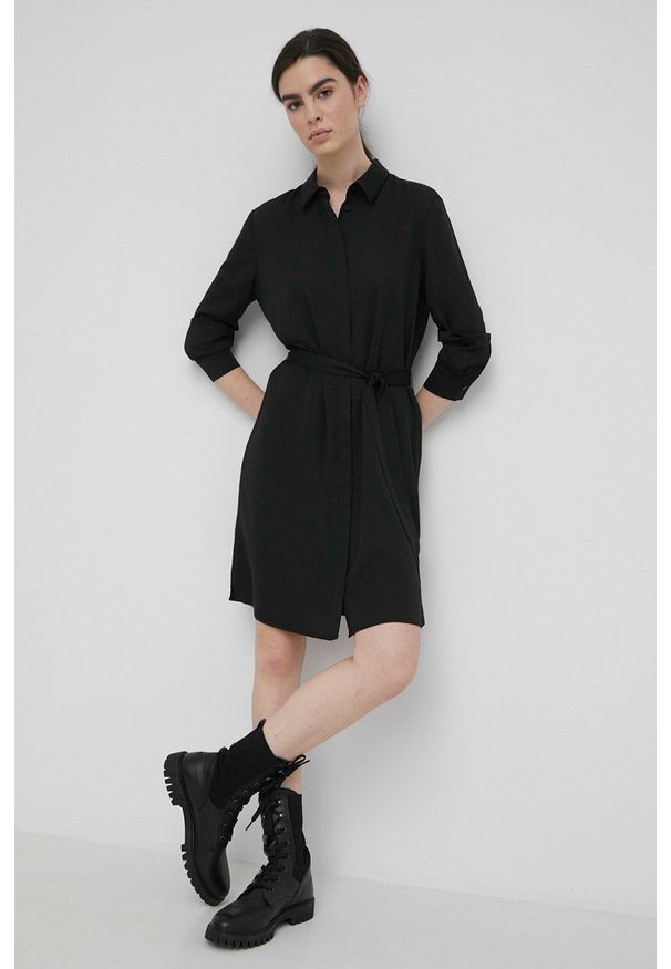 Calvin Klein sukienka kolor czarny mini prosta. Okazja: na co dzień. Kolor: czarny. Materiał: tkanina, poliester. Długość rękawa: długi rękaw. Typ sukienki: proste. Styl: casual. Długość: mini