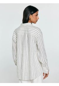 Big-Star - Lniana koszula damska w prążek biała Lamena 100. Okazja: na co dzień, na spotkanie biznesowe. Kolor: biały. Materiał: len. Wzór: prążki. Sezon: wiosna, lato. Styl: klasyczny, casual, biznesowy #4
