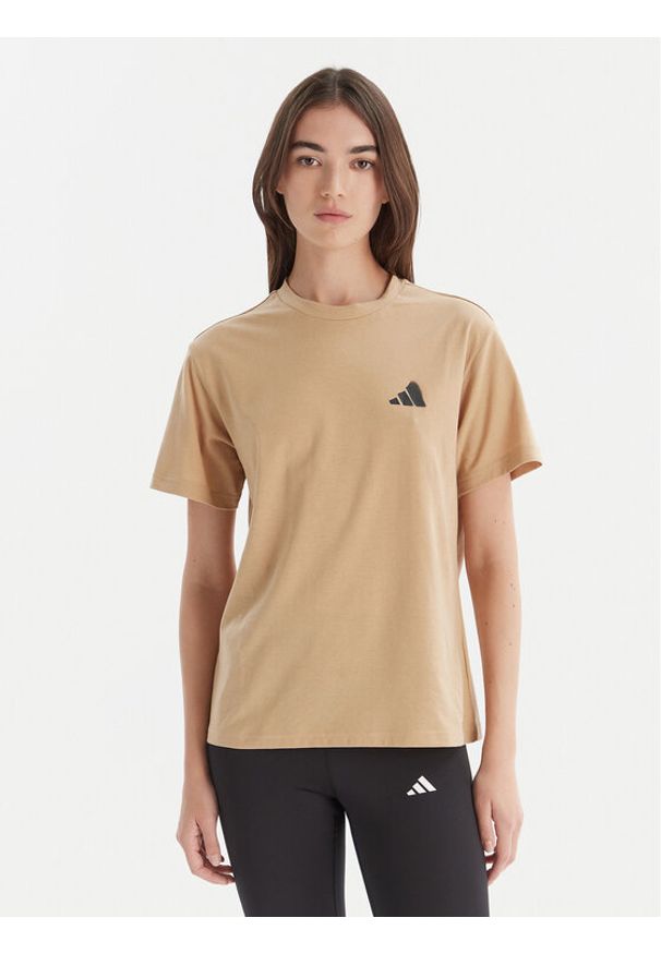 Adidas - adidas T-Shirt City Tech Summer Graphic JV8600 Beżowy Regular Fit. Kolor: beżowy. Materiał: syntetyk