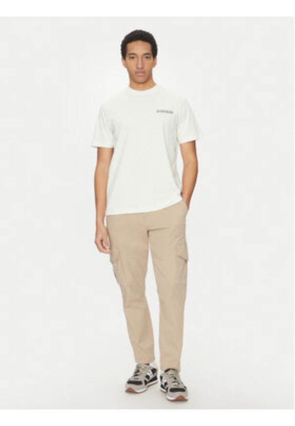 Napapijri T-Shirt S-Sovana NP0A4IE4 Biały Regular Fit. Kolor: biały. Materiał: bawełna