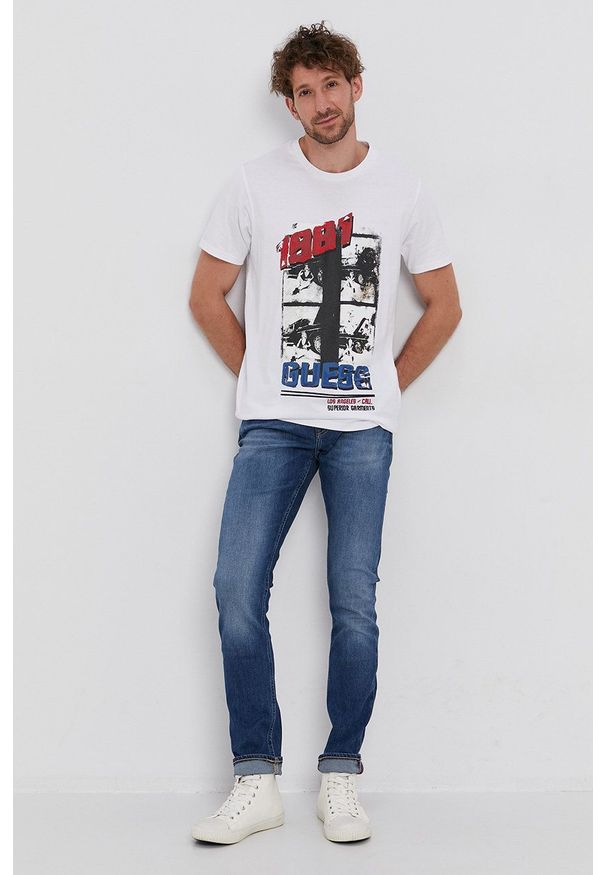 Guess - T-shirt bawełniany. Kolor: biały. Materiał: bawełna. Wzór: nadruk