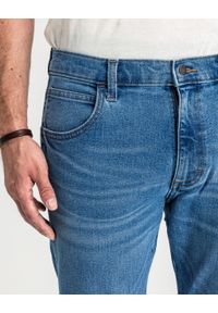 Wrangler - MESKIE SPODNIE WRANGLER RUSTLER REGULAR ABYSS BLUE 112356516 W100018376. Okazja: na co dzień, do pracy. Styl: klasyczny, casual, elegancki #3