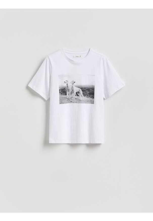 Reserved - T-shirt z nadrukiem - biały. Kolor: biały. Materiał: dzianina, bawełna. Wzór: nadruk