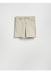 Reserved - Jeansowe szorty straight - beżowy. Kolor: beżowy. Materiał: jeans