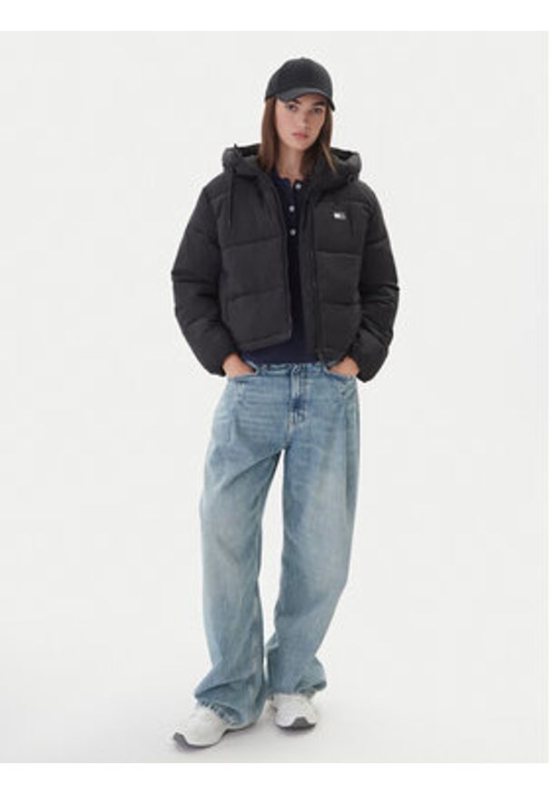 Tommy Jeans Kurtka zimowa DW0DW21625 Czarny Regular Fit. Kolor: czarny. Materiał: syntetyk. Sezon: zima