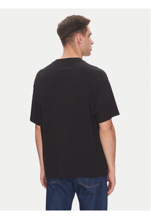 Calvin Klein T-Shirt LV04LC206G Czarny Relaxed Fit. Kolor: czarny. Materiał: bawełna