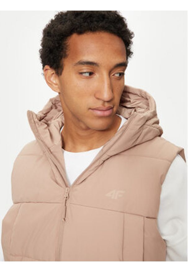 4f - 4F Bezrękawnik 4FWAW24TVJAM144 Brązowy Regular Fit. Kolor: brązowy. Materiał: syntetyk. Długość rękawa: bez rękawów