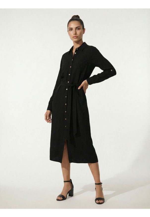 Sinsay - Wiskozowa sukienka koszulowa z domieszką lnu - czarny. Kolor: czarny. Materiał: wiskoza, len. Typ sukienki: koszulowe
