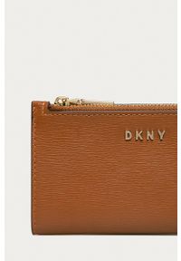 DKNY - Dkny - Portfel skórzany R92Z3C08. Kolor: brązowy. Materiał: skóra. Wzór: gładki #3