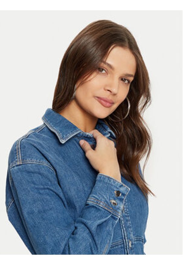 Guess Sukienka jeansowa W5RK99 D4H71 Niebieski Regular Fit. Kolor: niebieski. Materiał: bawełna