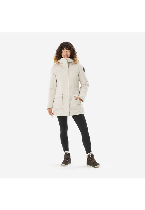 quechua - Parka turystyczna damska zimowa Quechua NH900 Warm -20°C wodoodporna. Typ kołnierza: kołnierzyk stójkowy. Kolor: beżowy. Materiał: futro, poliester, syntetyk. Sezon: zima. Styl: sportowy