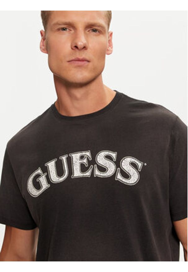 Guess T-Shirt M4BI04 K9RM1 Czarny Regular Fit. Kolor: czarny. Materiał: bawełna