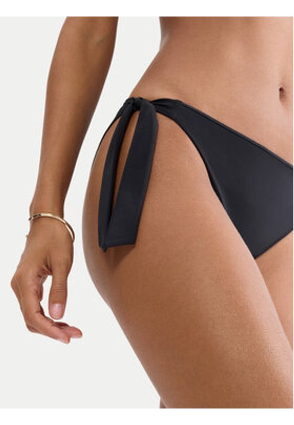 Triumph Dół od bikini Summer Twist Tai 01 10226494 Czarny. Kolor: czarny. Materiał: syntetyk