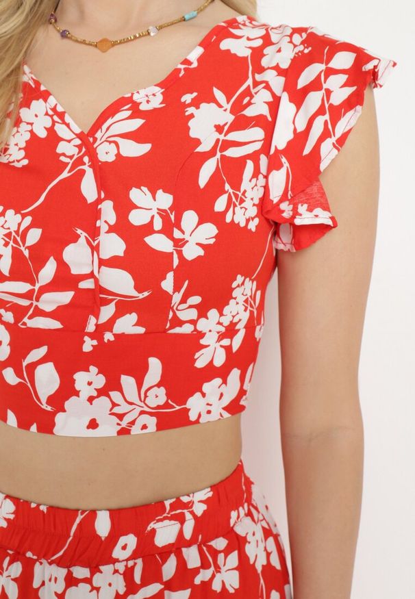 Born2be - Czerwony Komplet z Wiskozy w Kwiaty Bluzka i Spódnica z Falbaną Pietelle. Kolor: czerwony. Materiał: wiskoza. Wzór: kwiaty