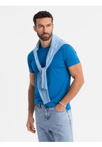 Ombre Clothing - Męski klasyczny bawełniany T-shirt BASIC - niebieski V12 - Rozmiar: XXL. Okazja: na co dzień. Kolor: niebieski. Materiał: bawełna. Styl: klasyczny