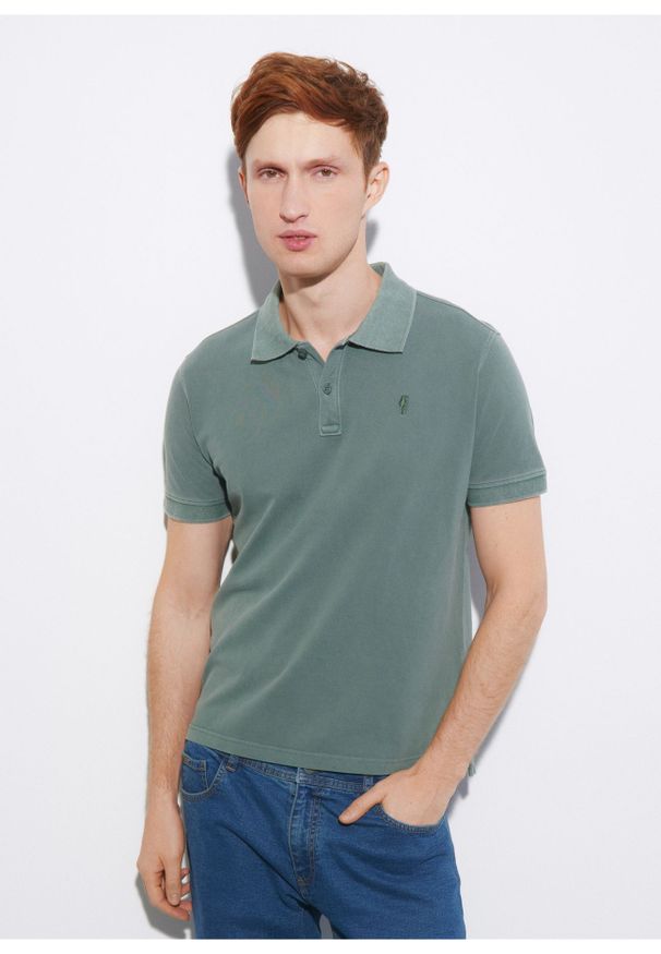 Ochnik - Koszulka polo w kolorze khaki. Typ kołnierza: polo. Kolor: zielony. Materiał: bawełna