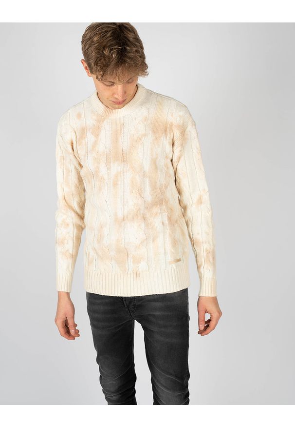 Takeshy Kurosawa Sweter | 83063 | Maglia Treccia Sfumata | Mężczyzna | Kremowy. Okazja: na co dzień. Kolor: kremowy. Materiał: bawełna, poliamid, wełna. Wzór: aplikacja, ze splotem. Styl: casual