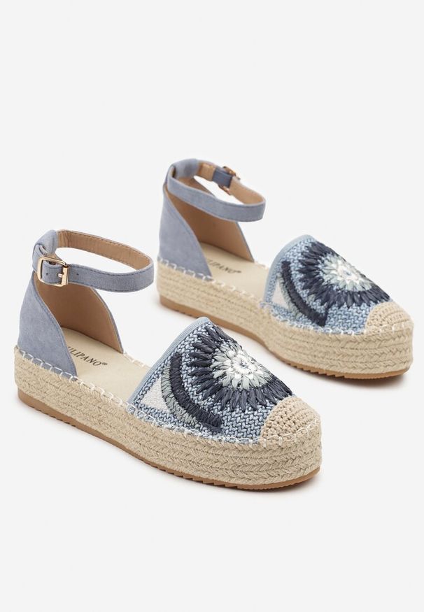Born2be - Niebieskie Sandały na Grubej Podeszwie w Stylu Boho Merathiela. Okazja: na co dzień. Zapięcie: sprzączka. Kolor: niebieski. Wzór: haft. Styl: boho