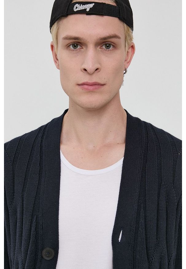Only & Sons Kardigan męski kolor granatowy. Okazja: na co dzień. Kolor: niebieski. Materiał: bawełna. Wzór: ze splotem. Styl: casual