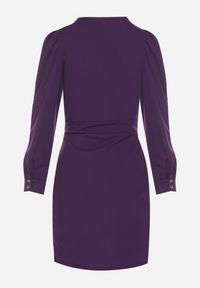 Born2be - Fioletowa Sukienka z Marszczeniem i Bufiastymi Rękawami Redenia. Kolor: fioletowy. Styl: klasyczny, elegancki #6