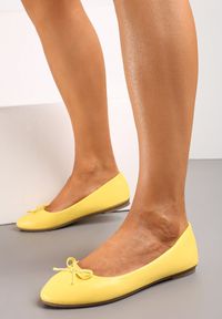 Renee - Żółte Balerinki Bistria. Nosek buta: okrągły. Kolor: żółty. Sezon: lato. Obcas: na obcasie. Wysokość obcasa: niski #4