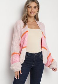 Born2be - Różowy Niezapinany Kardigan z Domieszką Wełny w Paski Argulia. Okazja: na co dzień. Kolor: różowy. Materiał: wełna. Wzór: paski. Styl: klasyczny, casual, elegancki #7