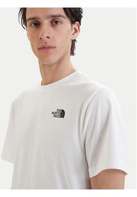 The North Face T-Shirt Vertical NF0A8GV1 Biały Regular Fit. Kolor: biały. Materiał: bawełna #3