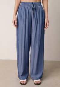 Born2be - Niebieski Komplet z Wiskozą Szerokie Spodnie i Bluzka z Kołnierzykiem Nautiviane. Kolekcja: plus size. Kolor: niebieski. Materiał: wiskoza. Wzór: gładki #5
