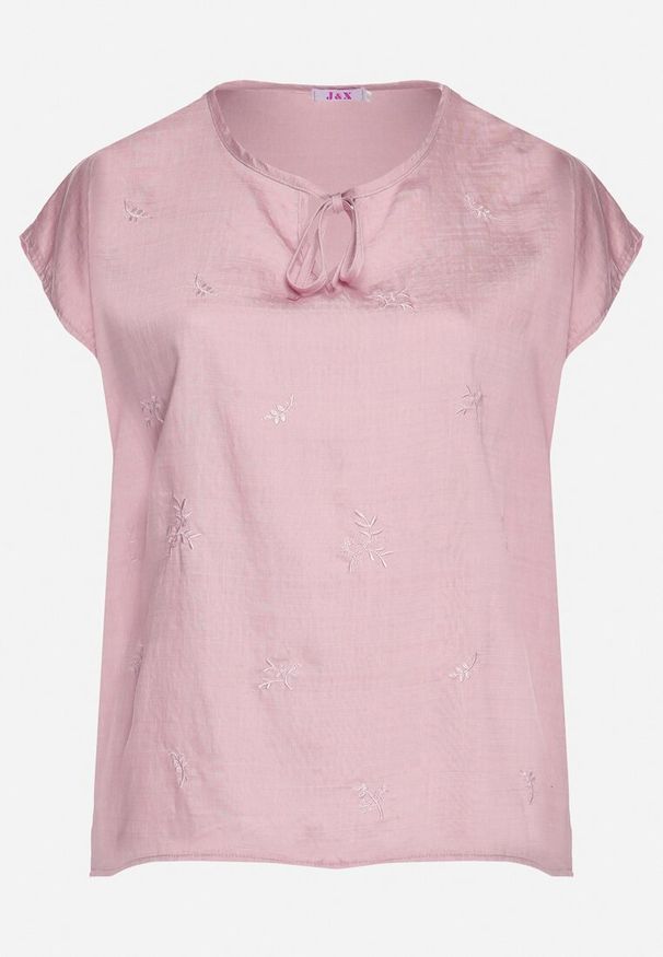 Born2be - Różowa Bluzka z Haftem i Sznurkiem Przy Dekolcie Mepaya. Okazja: na co dzień. Kolekcja: plus size. Kolor: różowy. Długość rękawa: krótki rękaw. Długość: krótkie. Wzór: haft. Sezon: lato. Styl: klasyczny, casual, elegancki