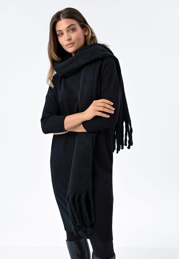 Volcano - Dzianinowa sukienka oversize G-PEARL. Okazja: na co dzień. Materiał: dzianina. Długość rękawa: długi rękaw. Wzór: gładki. Sezon: jesień. Typ sukienki: oversize. Styl: casual, elegancki