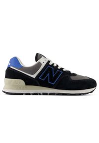 Buty unisex New Balance U574QRB – czarne. Kolor: czarny. Materiał: guma, zamsz, materiał, syntetyk. Szerokość cholewki: normalna. Model: New Balance 574
