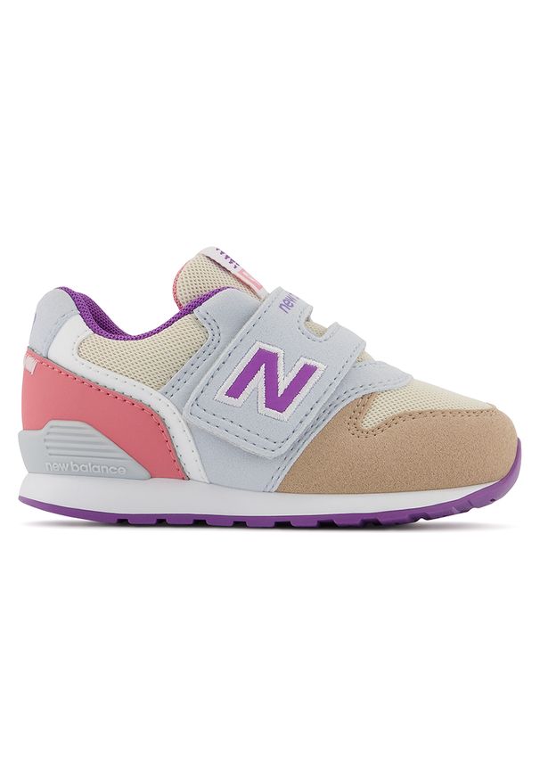 Buty niemowlęce New Balance IZ996JF3 – szaro–beżowe. Zapięcie: rzepy. Kolor: beżowy, szary, wielokolorowy. Materiał: syntetyk, materiał. Szerokość cholewki: normalna. Model: New Balance 996