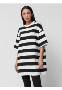 outhorn - Sukienka t-shirtowa w paski - czarno-biała. Kolor: biały, wielokolorowy, czarny. Materiał: materiał, bawełna, dzianina. Wzór: paski #1