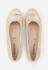 Born2be - Złote Czółenka na Niskim Słupku ze Skórzaną Wkładką i Aplikacją Cezela. Okazja: na co dzień, na ślub cywilny, na wesele, na imprezę. Kolor: złoty. Materiał: skóra. Wzór: aplikacja. Obcas: na słupku. Styl: casual, elegancki #8