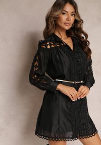 Renee - Czarna Koszulowa Sukienka Mini z Paskiem w Stylu Vintage Butafa. Kolor: czarny. Typ sukienki: koszulowe. Styl: vintage. Długość: mini #5