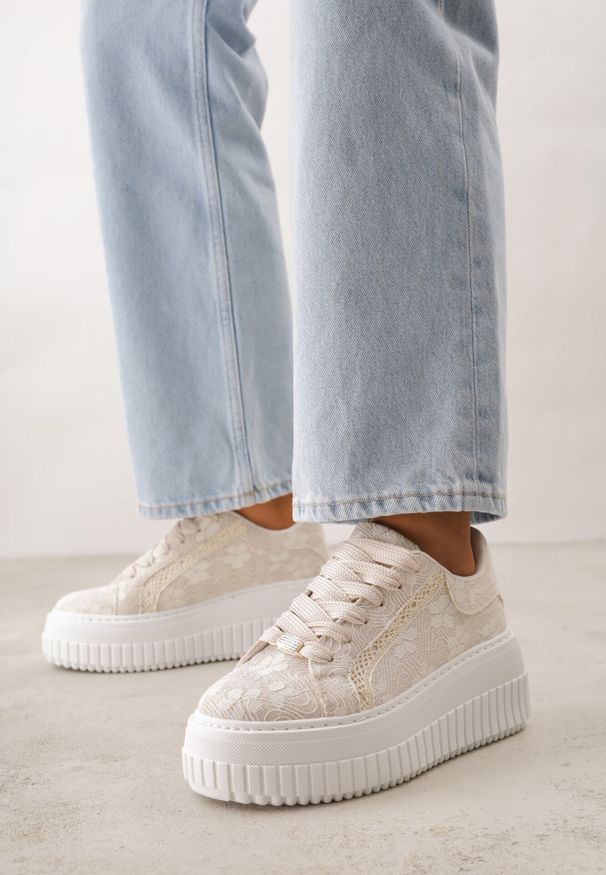 Born2be - Beżowe Sneakersy na Grubej Podeszwie Zdobione Koronką i Brokatem Relfi. Okazja: na spacer, na co dzień. Kolor: beżowy. Materiał: koronka. Wzór: aplikacja, koronka. Sport: turystyka piesza